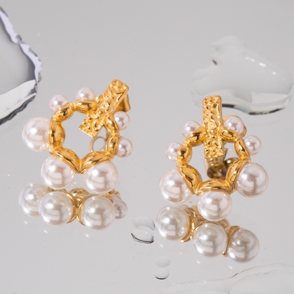 Irregular 18K Gold-Plated Pearl Earrings - Picture 2 of 3